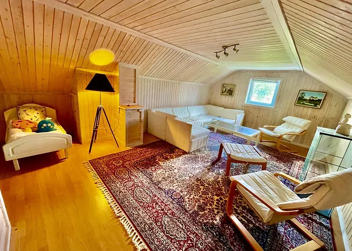 Hus Naera Naturen Och Sjoe