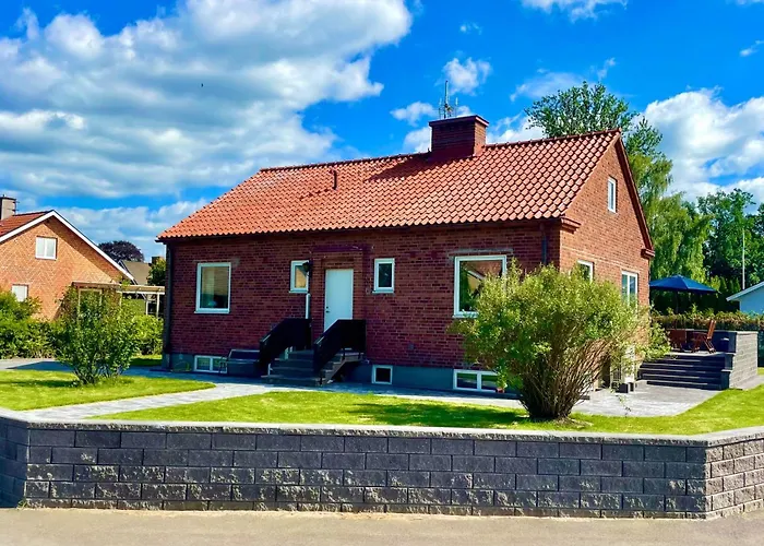 Hus Naera Naturen Och Sjoe